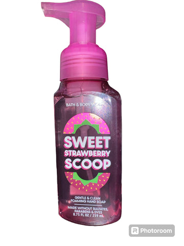 Bath & Body Works  Sweet Strawberry Scoop Hand Soap